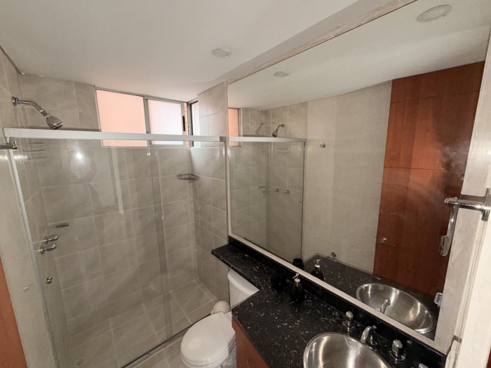 Duplex Apartment in El Poblado – 2 Bedrooms, 158 m², 4 Bathrooms - Photo 4